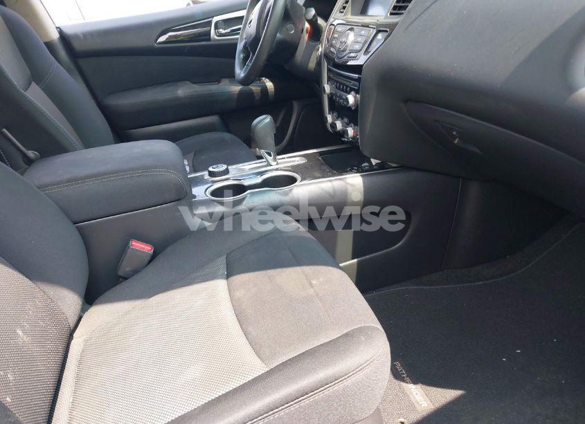 Photo 5 of 2017 Nissan Pathfinder S (VIN 5N1DR2MM9HC903057)