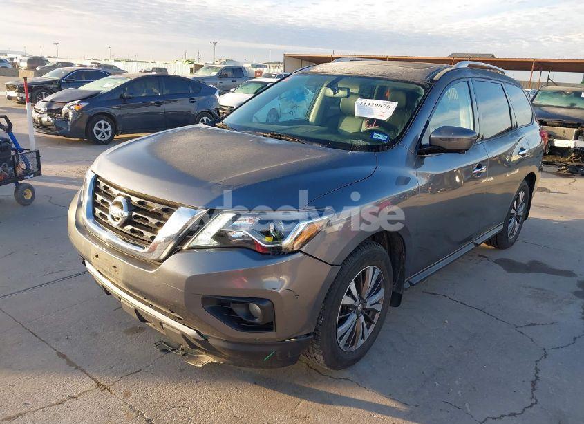 Photo 2 of 2017 Nissan Pathfinder SL (VIN 5N1DR2MM9HC907397)