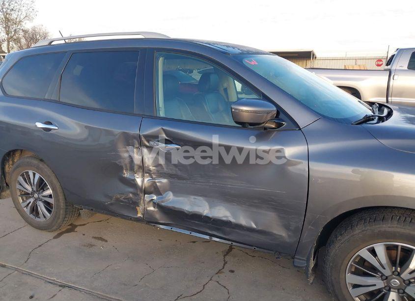 Photo 6 of 2017 Nissan Pathfinder SL (VIN 5N1DR2MM9HC907397)