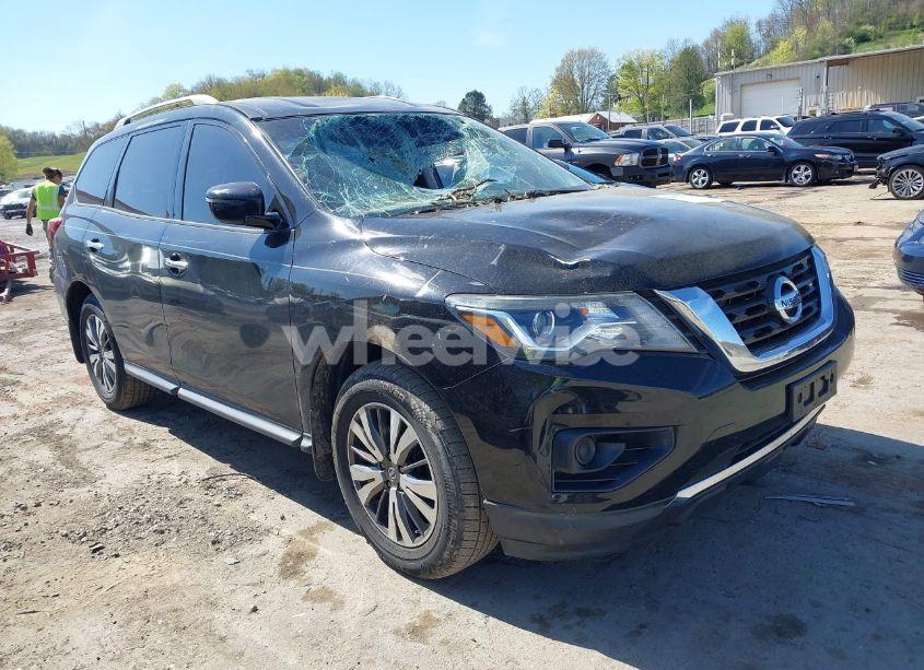 2017 Nissan Pathfinder S (VIN 5N1DR2MM9HC907982) main photo