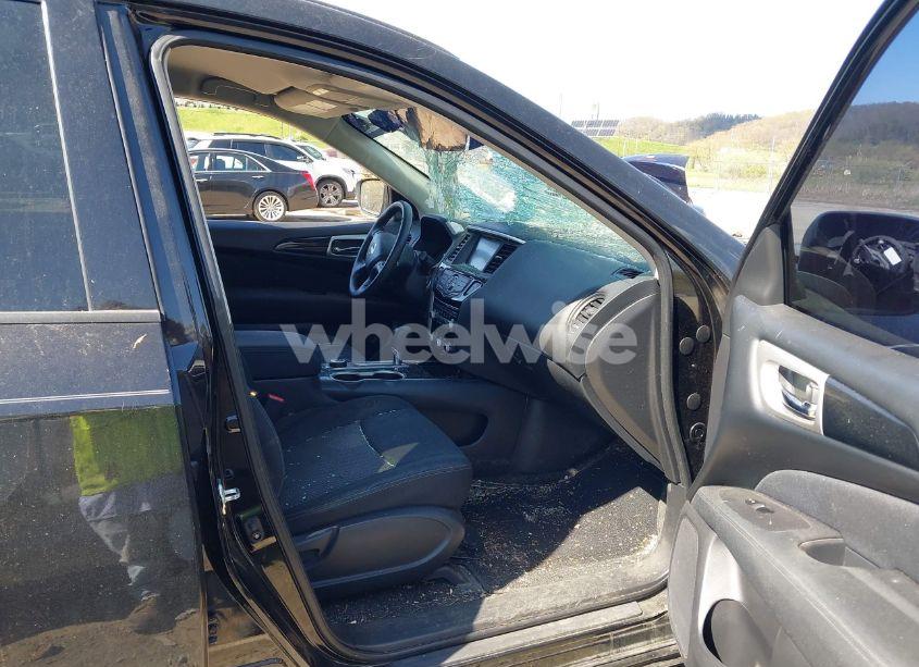 Photo 5 of 2017 Nissan Pathfinder S (VIN 5N1DR2MM9HC907982)