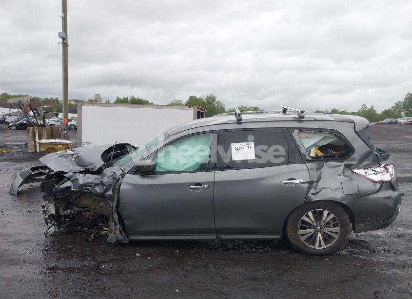 Photo 14 of 2018 Nissan Pathfinder SV (VIN 5N1DR2MM9JC603251)