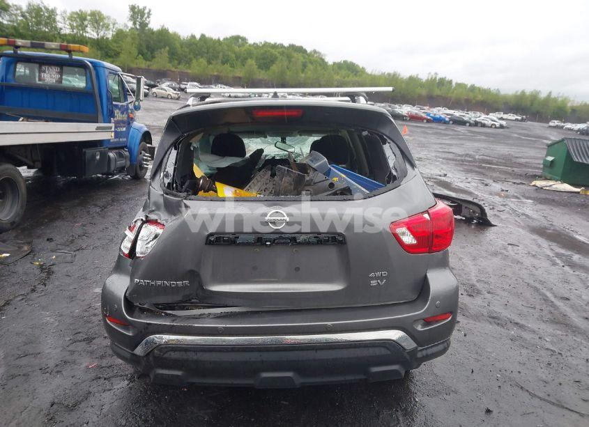Photo 16 of 2018 Nissan Pathfinder SV (VIN 5N1DR2MM9JC603251)