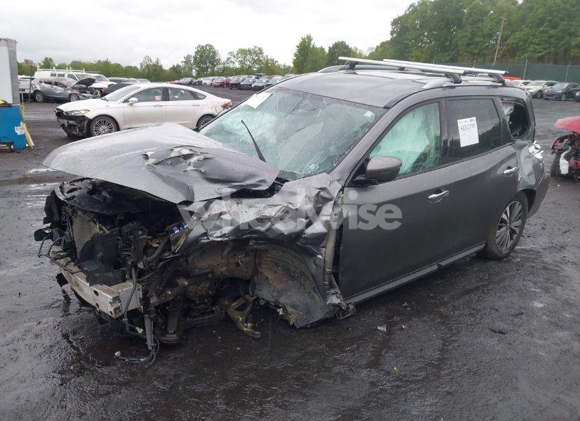 Photo 2 of 2018 Nissan Pathfinder SV (VIN 5N1DR2MM9JC603251)