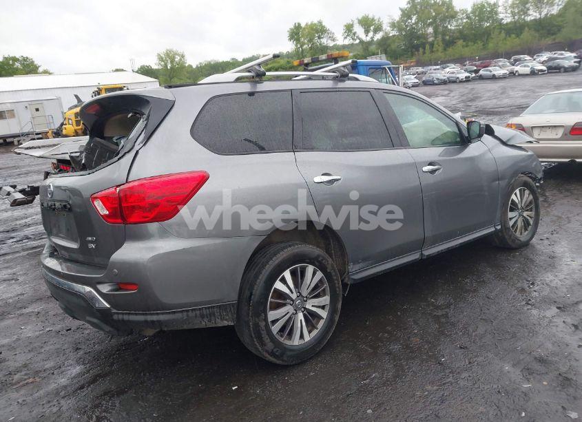 Photo 4 of 2018 Nissan Pathfinder SV (VIN 5N1DR2MM9JC603251)