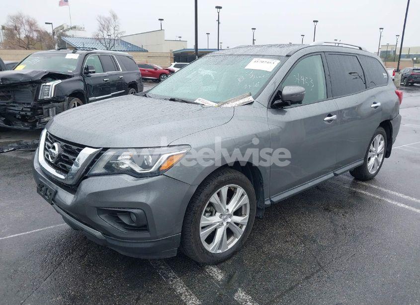 Photo 2 of 2018 Nissan Pathfinder SL (VIN 5N1DR2MM9JC613309)