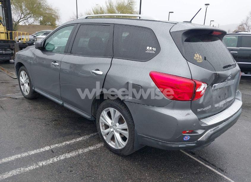 Photo 3 of 2018 Nissan Pathfinder SL (VIN 5N1DR2MM9JC613309)