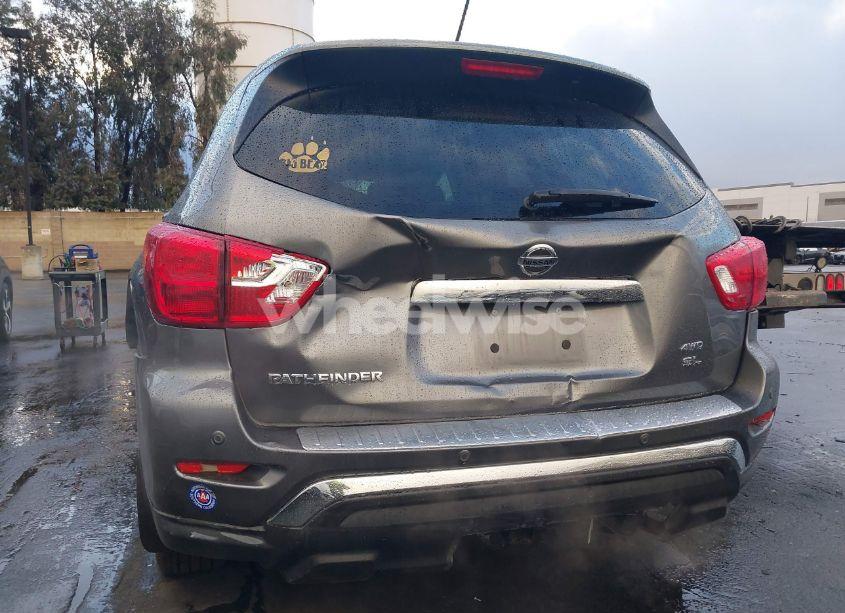 Photo 6 of 2018 Nissan Pathfinder SL (VIN 5N1DR2MM9JC613309)