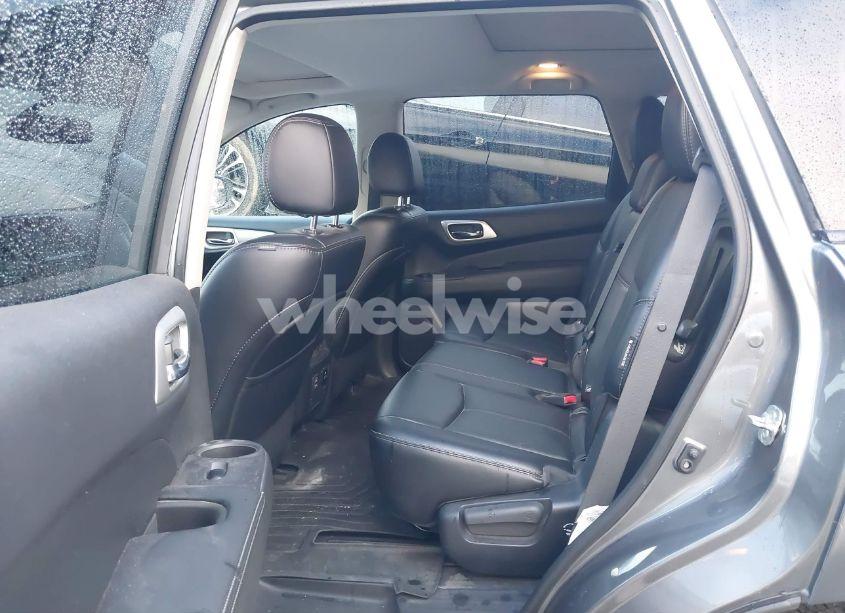 Photo 8 of 2018 Nissan Pathfinder SL (VIN 5N1DR2MM9JC613309)