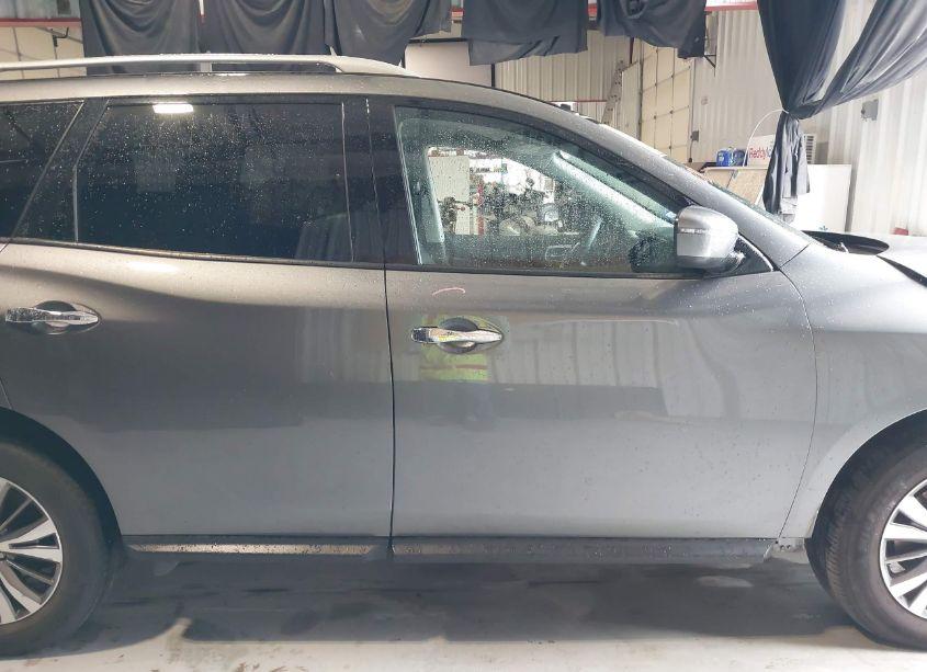 Photo 13 of 2018 Nissan Pathfinder S (VIN 5N1DR2MM9JC673137)