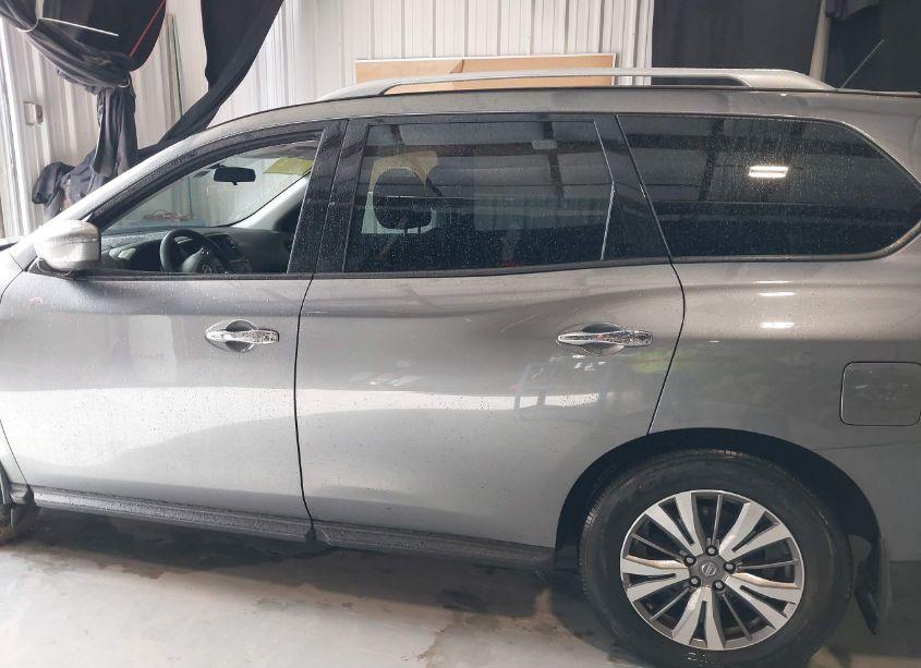 Photo 14 of 2018 Nissan Pathfinder S (VIN 5N1DR2MM9JC673137)