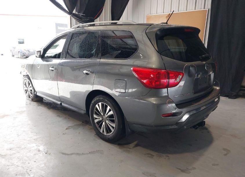 Photo 3 of 2018 Nissan Pathfinder S (VIN 5N1DR2MM9JC673137)