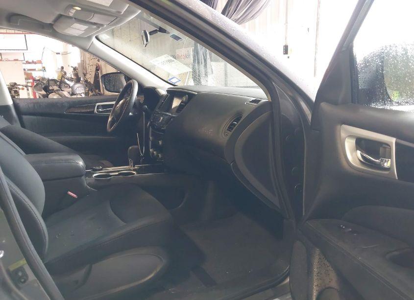 Photo 5 of 2018 Nissan Pathfinder S (VIN 5N1DR2MM9JC673137)