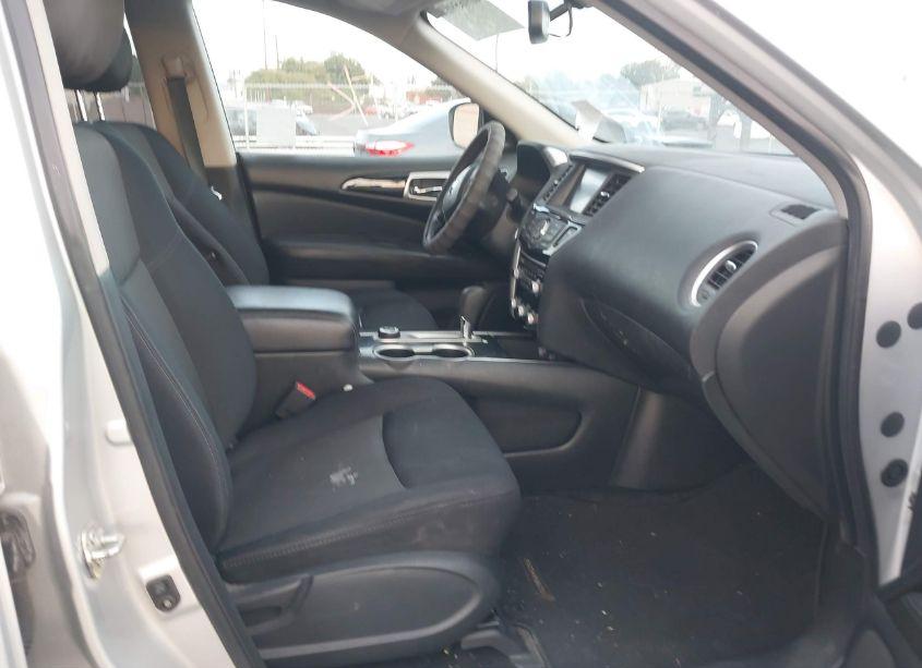 Photo 5 of 2019 Nissan Pathfinder SV (VIN 5N1DR2MM9KC589062)