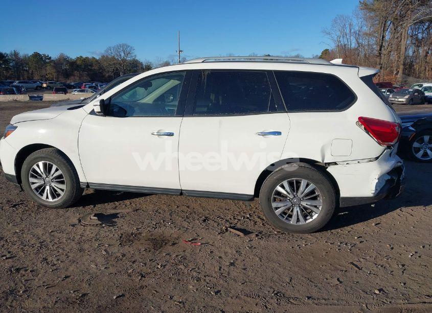 Photo 14 of 2019 Nissan Pathfinder SV (VIN 5N1DR2MM9KC637935)