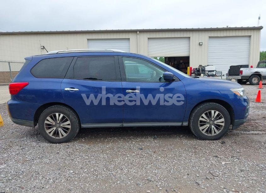 Photo 13 of 2017 Nissan Pathfinder PLATINUM/S/SL/SV (VIN 5N1DR2MMXHC613443)