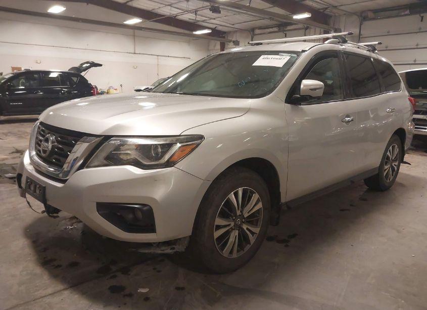 Photo 2 of 2017 Nissan Pathfinder SL (VIN 5N1DR2MMXHC619534)