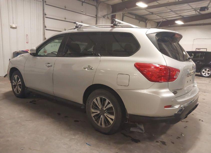Photo 3 of 2017 Nissan Pathfinder SL (VIN 5N1DR2MMXHC619534)