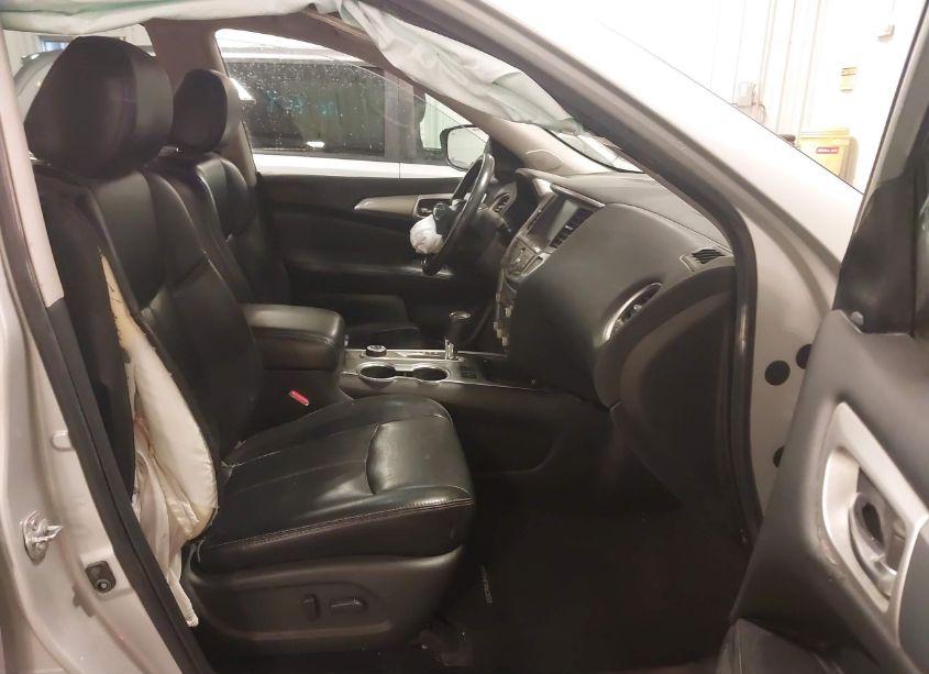 Photo 5 of 2017 Nissan Pathfinder SL (VIN 5N1DR2MMXHC619534)