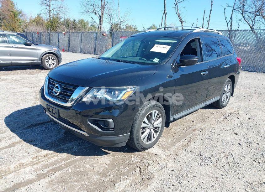 Photo 2 of 2017 Nissan Pathfinder S (VIN 5N1DR2MMXHC663968)