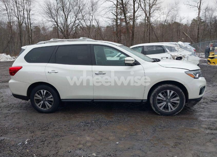 Photo 13 of 2018 Nissan Pathfinder SV (VIN 5N1DR2MMXJC607535)