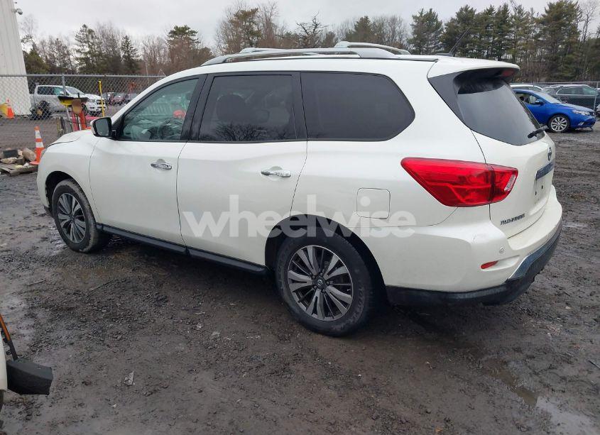 Photo 3 of 2018 Nissan Pathfinder SV (VIN 5N1DR2MMXJC607535)