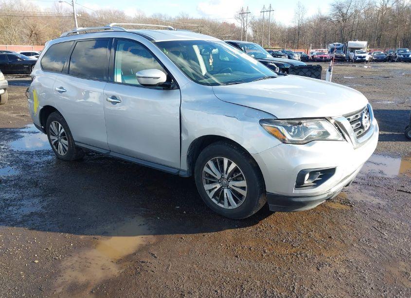2018 Nissan Pathfinder SV (VIN 5N1DR2MMXJC634993) main photo