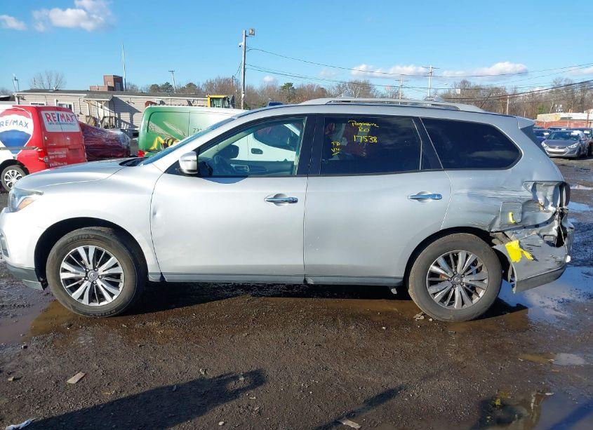 Photo 14 of 2018 Nissan Pathfinder SV (VIN 5N1DR2MMXJC634993)