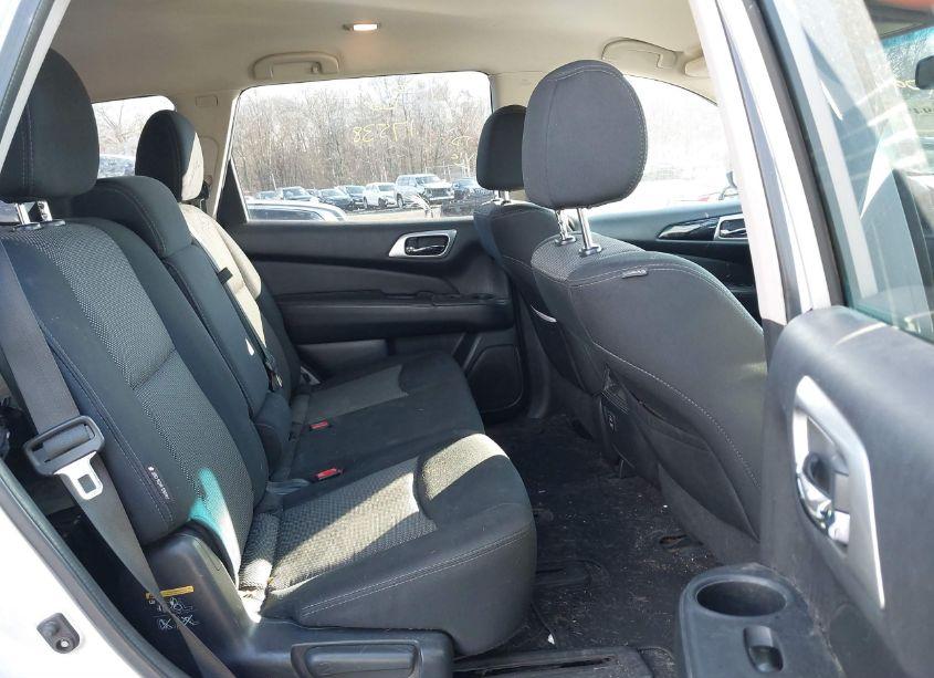 Photo 8 of 2018 Nissan Pathfinder SV (VIN 5N1DR2MMXJC634993)