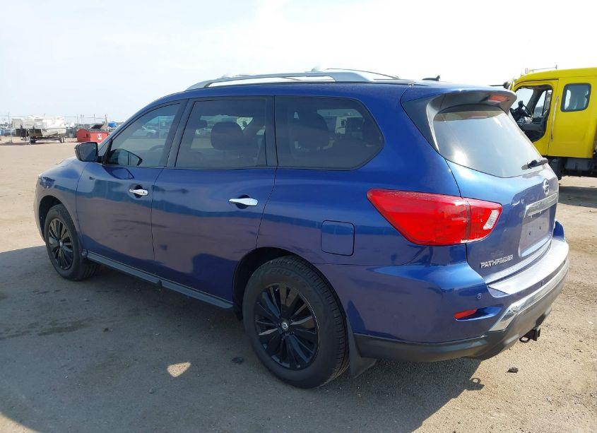 Photo 3 of 2018 Nissan Pathfinder SV (VIN 5N1DR2MMXJC639241)