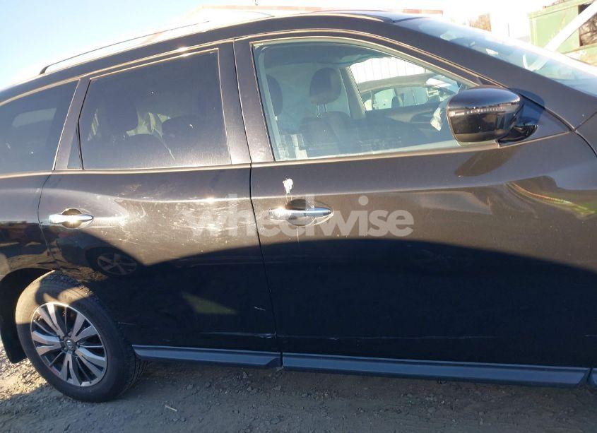 Photo 13 of 2018 Nissan Pathfinder SV (VIN 5N1DR2MMXJC643872)