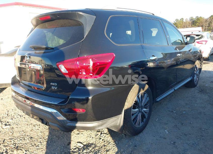 Photo 4 of 2018 Nissan Pathfinder SV (VIN 5N1DR2MMXJC643872)