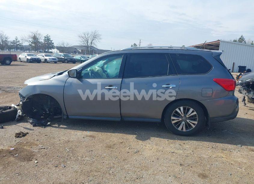 Photo 13 of 2018 Nissan Pathfinder S (VIN 5N1DR2MMXJC656654)