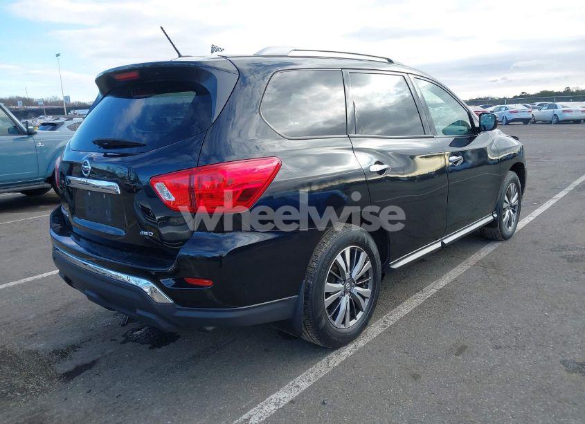 Photo 4 of 2018 Nissan Pathfinder S (VIN 5N1DR2MMXJC662860)
