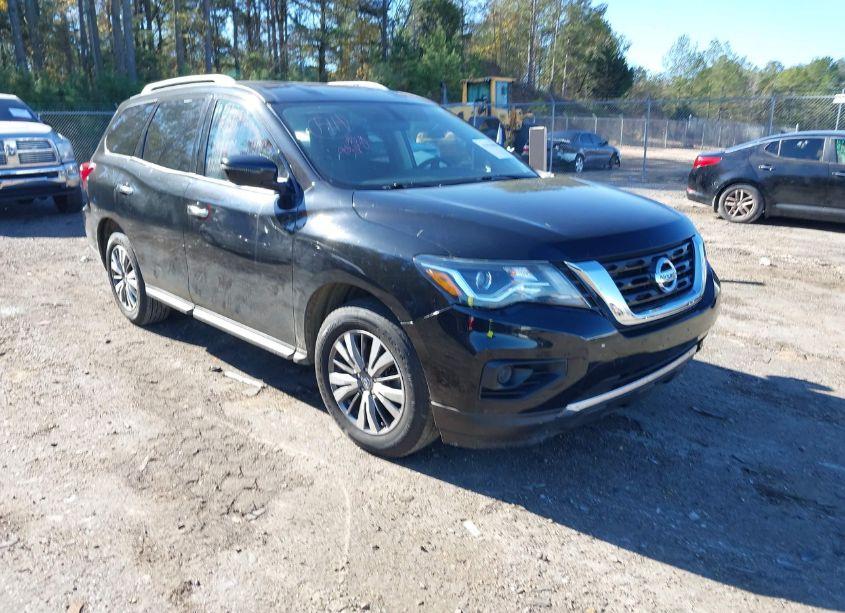 2018 Nissan Pathfinder S (VIN 5N1DR2MMXJC668660) main photo
