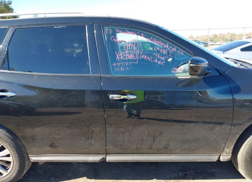 Photo 13 of 2018 Nissan Pathfinder S (VIN 5N1DR2MMXJC668660)