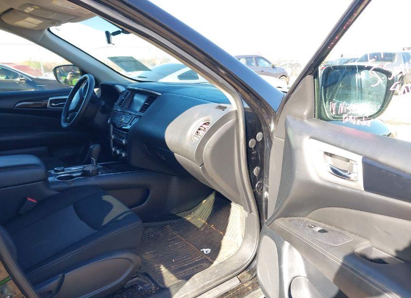 Photo 5 of 2018 Nissan Pathfinder S (VIN 5N1DR2MMXJC668660)