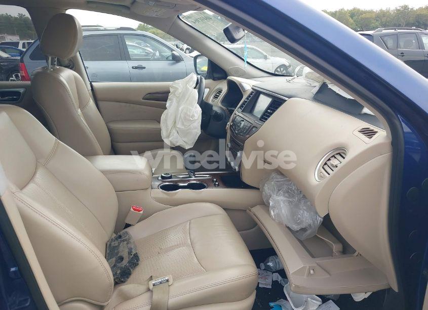 Photo 5 of 2018 Nissan Pathfinder PLATINUM (VIN 5N1DR2MMXJC677438)