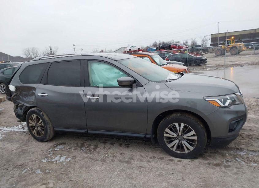 Photo 14 of 2019 Nissan Pathfinder S (VIN 5N1DR2MMXKC583674)