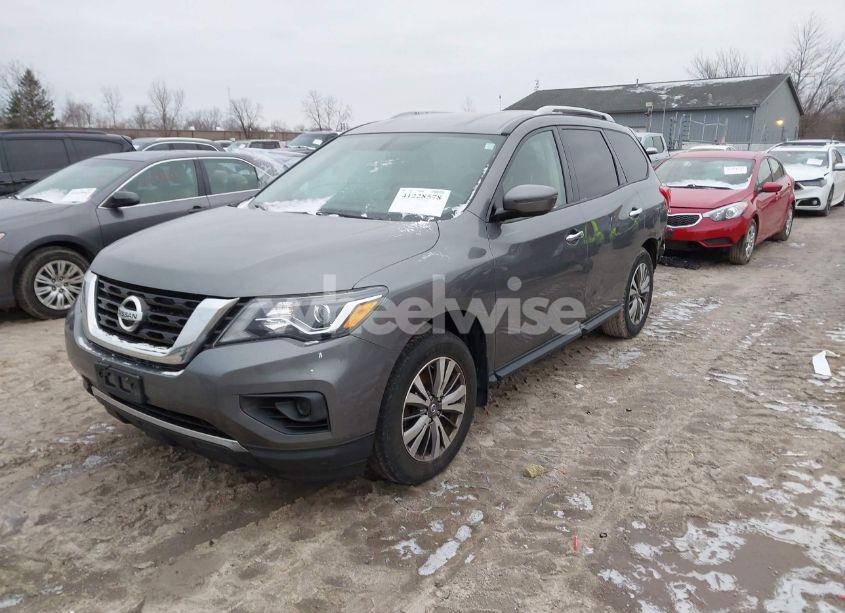 Photo 2 of 2019 Nissan Pathfinder S (VIN 5N1DR2MMXKC583674)