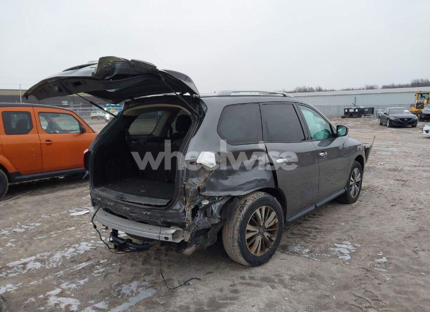 Photo 4 of 2019 Nissan Pathfinder S (VIN 5N1DR2MMXKC583674)