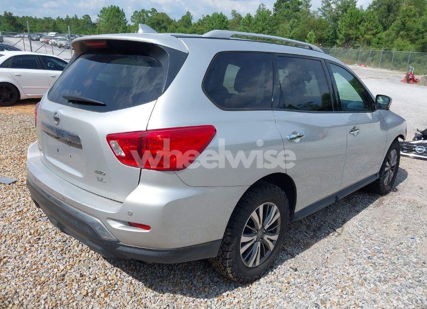 Photo 4 of 2019 Nissan Pathfinder SL (VIN 5N1DR2MMXKC630055)