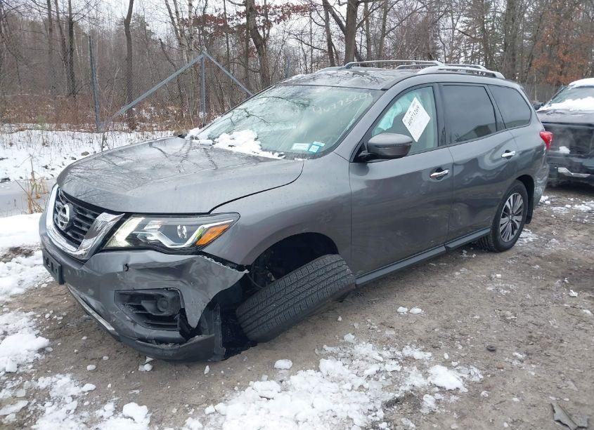 Photo 2 of 2019 Nissan Pathfinder S (VIN 5N1DR2MMXKC651780)