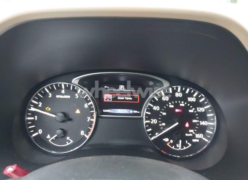 Photo 7 of 2017 Nissan Pathfinder PLATINUM (VIN 5N1DR2MN0HC610527)