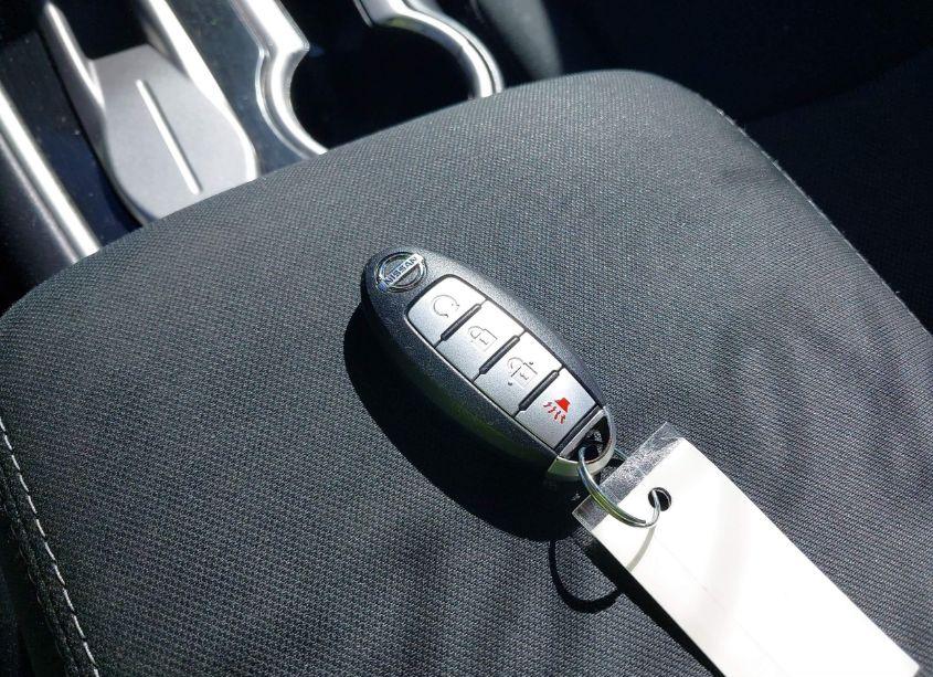 Photo 11 of 2017 Nissan Pathfinder SV (VIN 5N1DR2MN0HC631488)