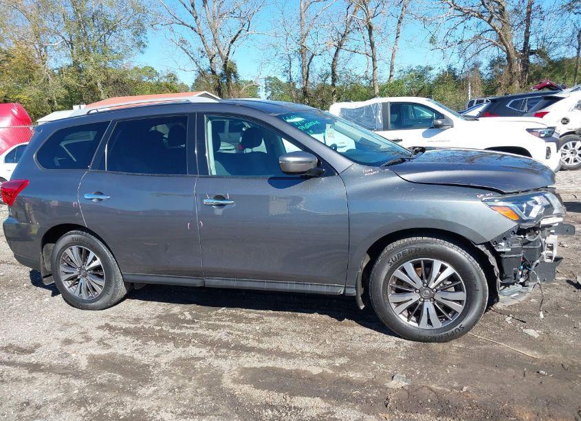 Photo 13 of 2017 Nissan Pathfinder SV (VIN 5N1DR2MN0HC631488)