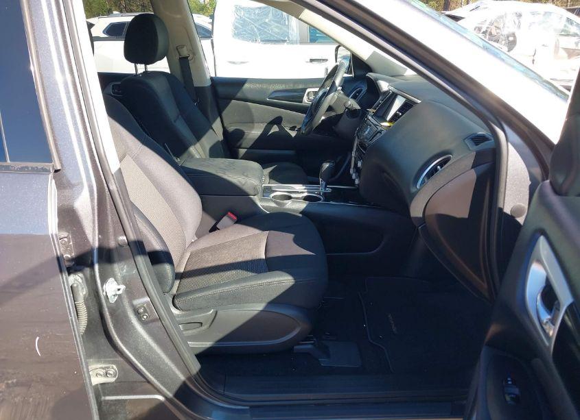 Photo 5 of 2017 Nissan Pathfinder SV (VIN 5N1DR2MN0HC631488)