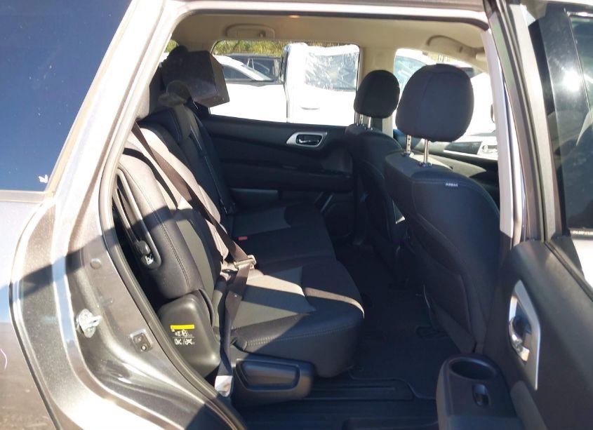 Photo 8 of 2017 Nissan Pathfinder SV (VIN 5N1DR2MN0HC631488)