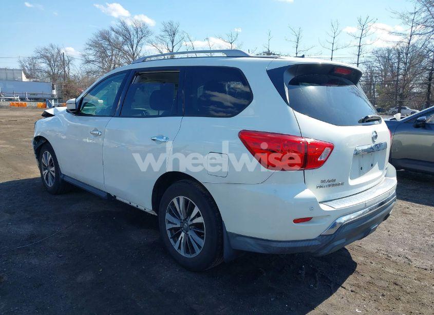 Photo 3 of 2017 Nissan Pathfinder SV (VIN 5N1DR2MN0HC648159)