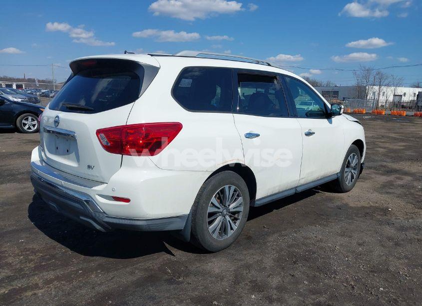 Photo 4 of 2017 Nissan Pathfinder SV (VIN 5N1DR2MN0HC648159)
